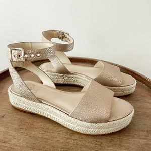 NWOT Vince Camuto Gold Platform Sandals